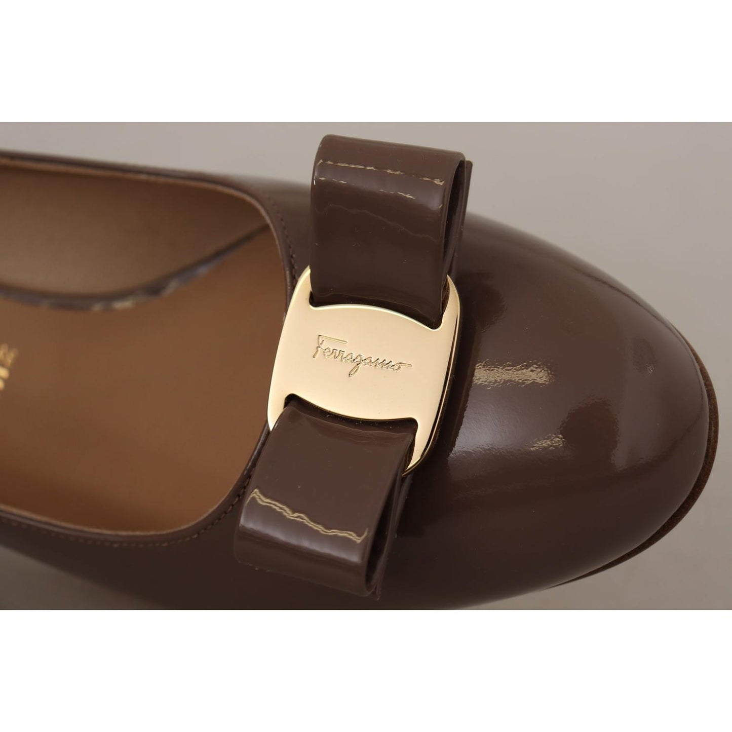 Salvatore Ferragamo Elegant Caraway Brown Pumps with Vara Bow WOMAN PUMPS Salvatore Ferragamo