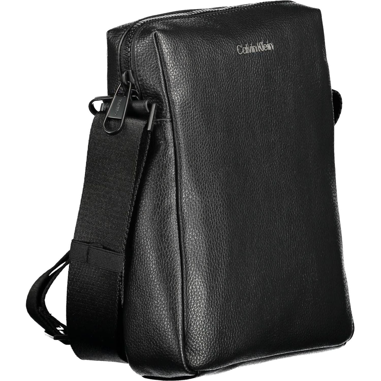 Front view with bag zipped and handles upright.