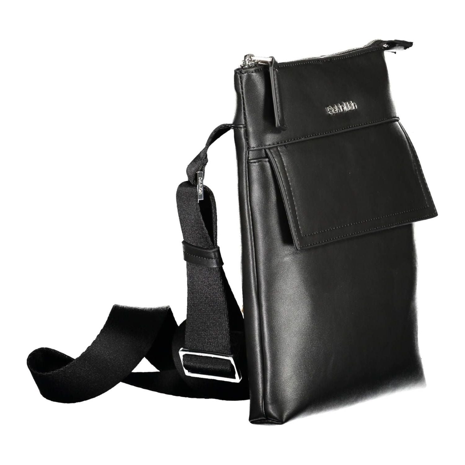 Front view with bag zipped and handles upright.