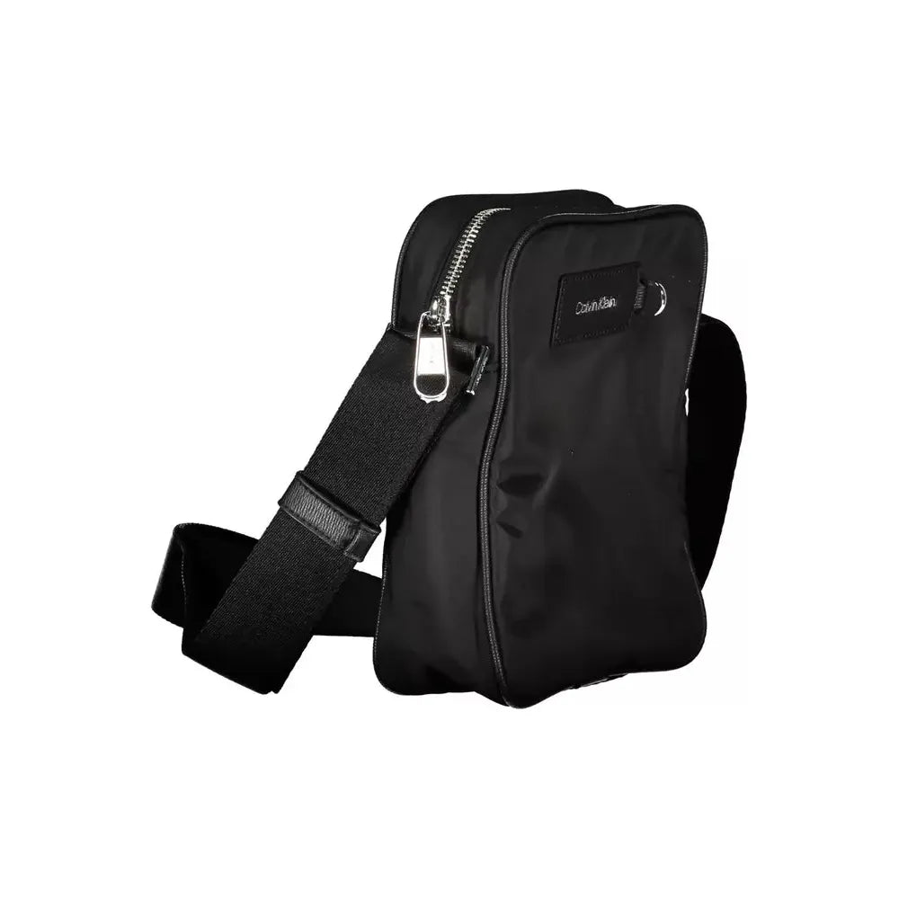 Front view with bag zipped and handles upright.