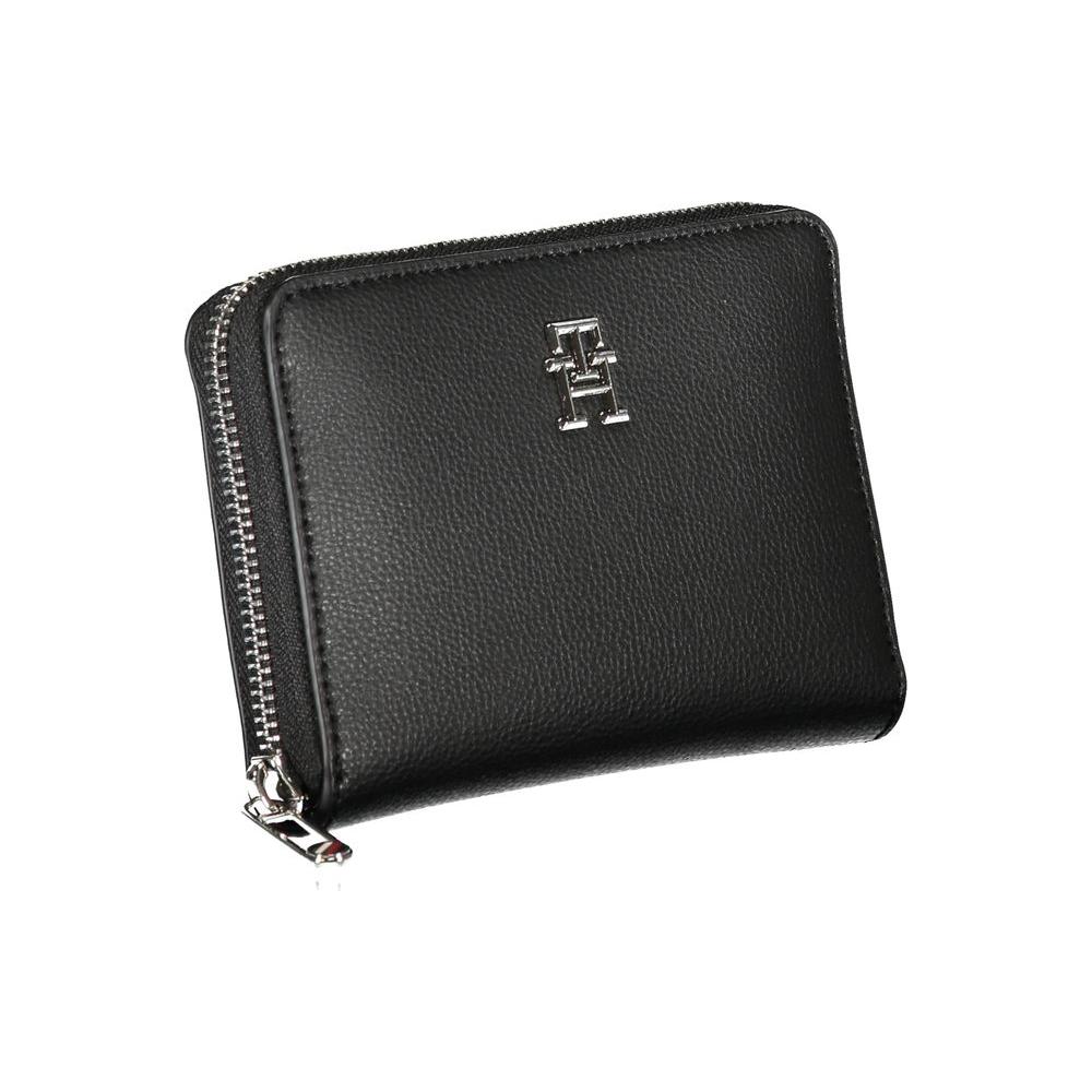 Tommy Hilfiger Elegant Black Zip Wallet with Multiple Compartments Tommy Hilfiger