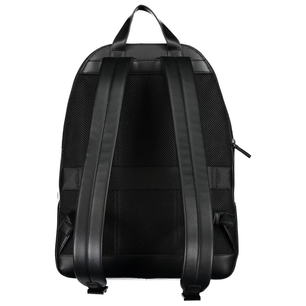 Front view with bag zipped and handles upright.