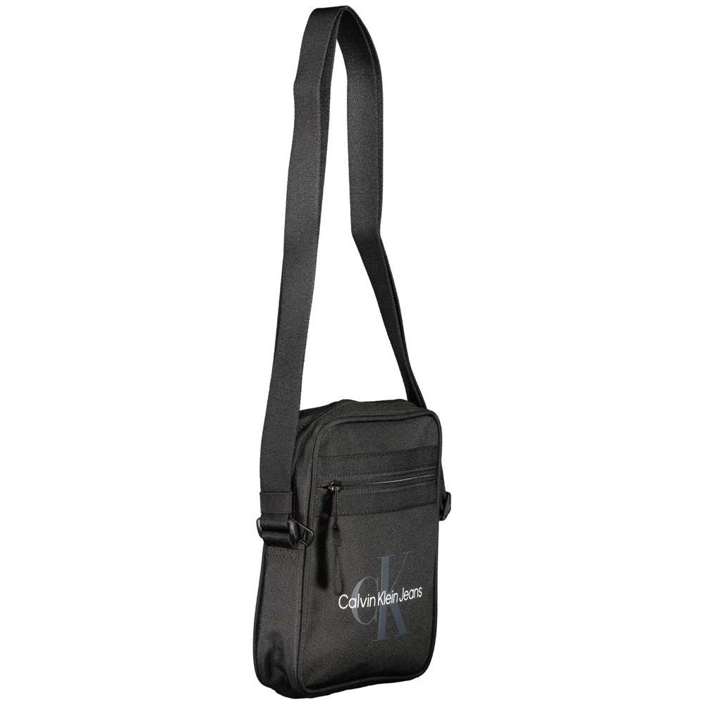 Front view with bag zipped and handles upright.