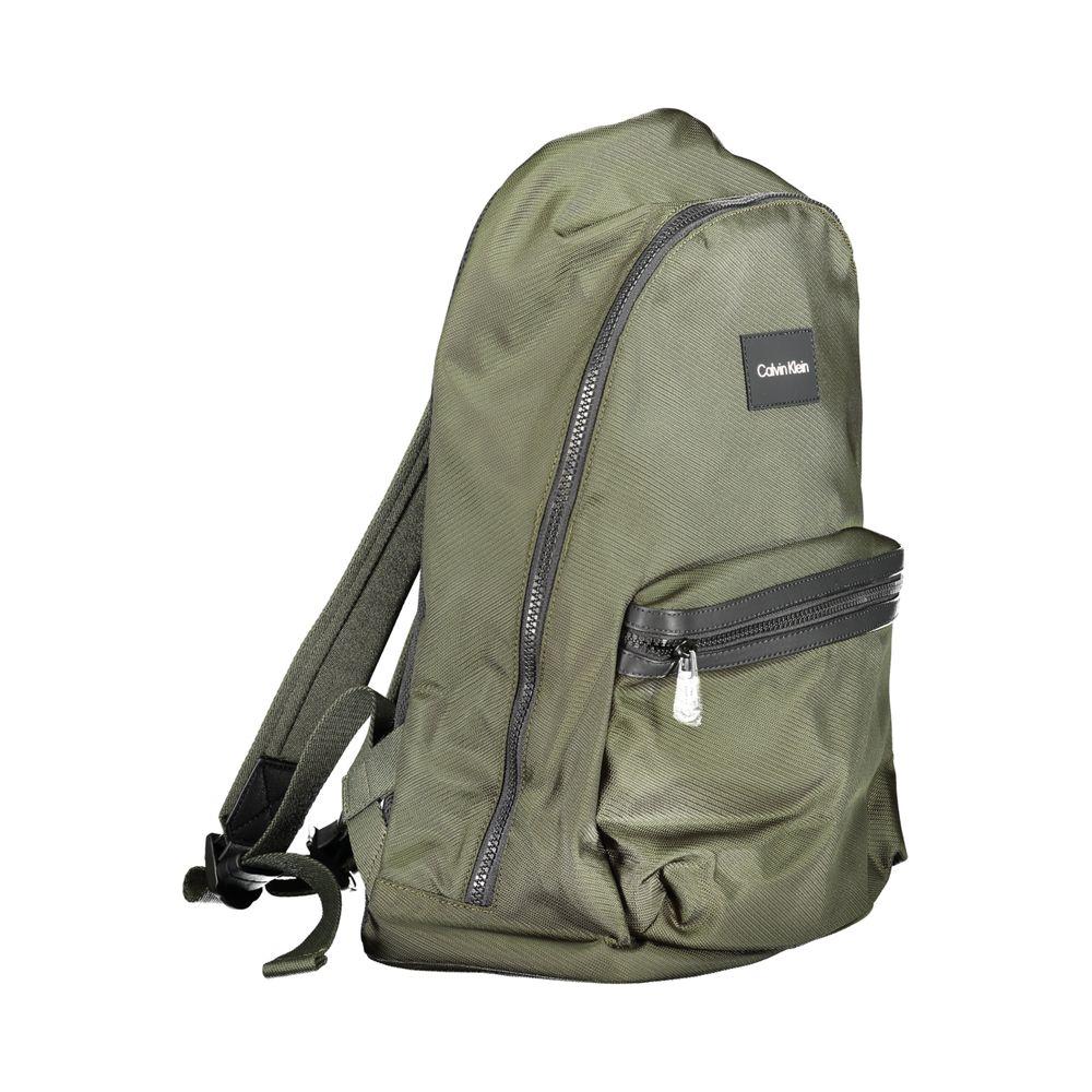 Front view with bag zipped and handles upright.