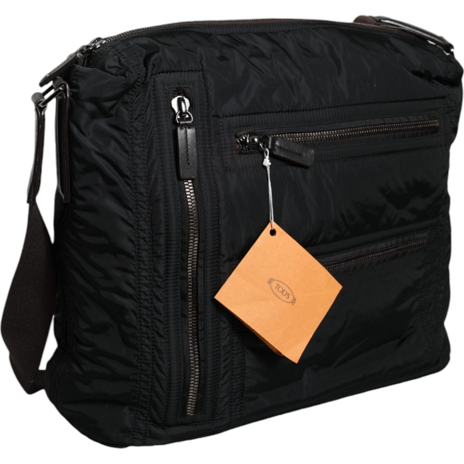 Front view with bag zipped and handles upright.