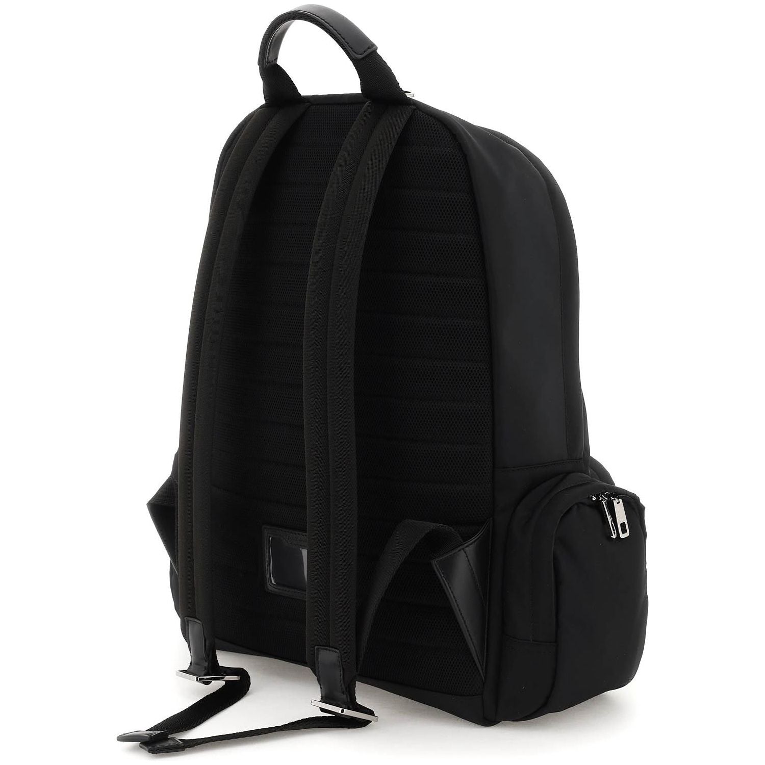 Front view with bag zipped and handles upright.